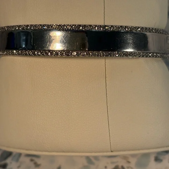 Kate Spade Silver Tone Crystal Spade Bangle Bracelet Hinged Cuff - Picture 2 of 4